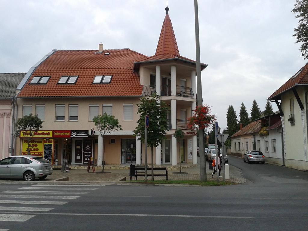 Kotany Apartman Harkany Luaran gambar